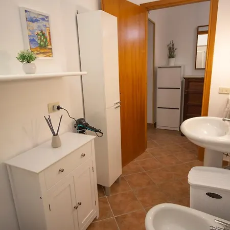 Karyba House * 兰佩杜萨
